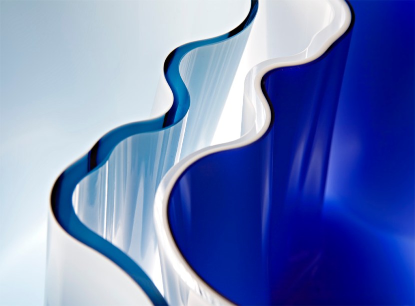 As formas orgânicas elaboradas por Alvar Aalto para o vaso Savoy são uma marca inconfundível do fluido design finlandês