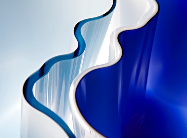 As formas orgânicas elaboradas por Alvar Aalto para o vaso Savoy são uma marca inconfundível do fluido design da Finlândia