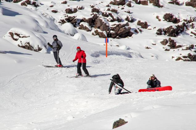 <em><strong>Tongariro National Park</strong></em> - No inverno, a diversão se concentra na estação de esqui no Monte Ruapehu, um dos cenários da trilogia Senhor dos Anéis
