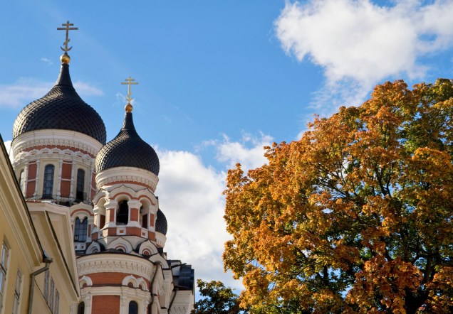 A Catedral Ortodoxa Alexander Nevsky, em Tallinn, na Estônia, guarda elementos baseados no antigo modelo arquitetônico da Rússia. Sua riqueza de detalhes lhe conferiram o título de Patrimônio da Humanidade pela Unesco