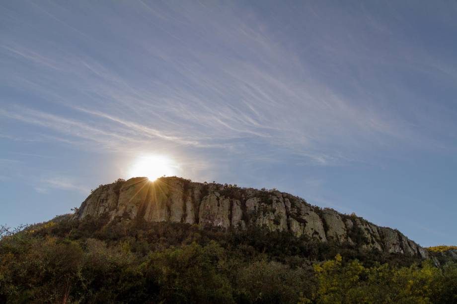 <em>Amanecer en el cerro</em>, de Adriana Morales