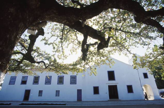 É nos fundos do Santuário Nossa Senhora da Assunção que fica o quartinho em que José de Anchieta viveu É nos fundos do Santuário Nossa Senhora da Assunção que fica o quartinho em que José de Anchieta viveu