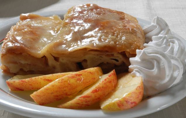 Apfelstrudel, tradicional sobremesa alemã, que poderá ser encontrada na Festa Pomerana