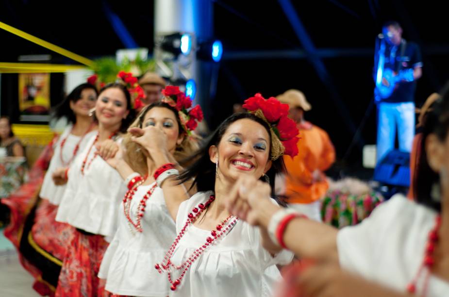 Apresentação cultural no jantar das boieiras