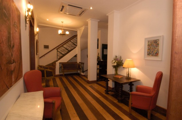 Área comum do hotel Solar dos Deuses, em Salvador, Bahia