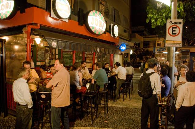 Área externa do bar Jobi, no Rio de Janeiro