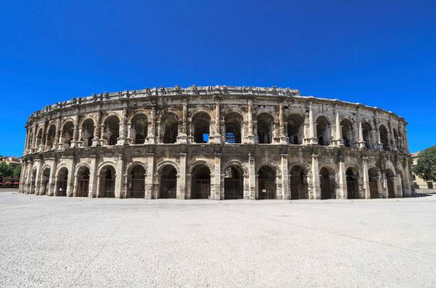 O anfiteatro romano de Arles, no sul da França, foi erguido no final do século 1 e é uma das principais atrações da cidadezinha
