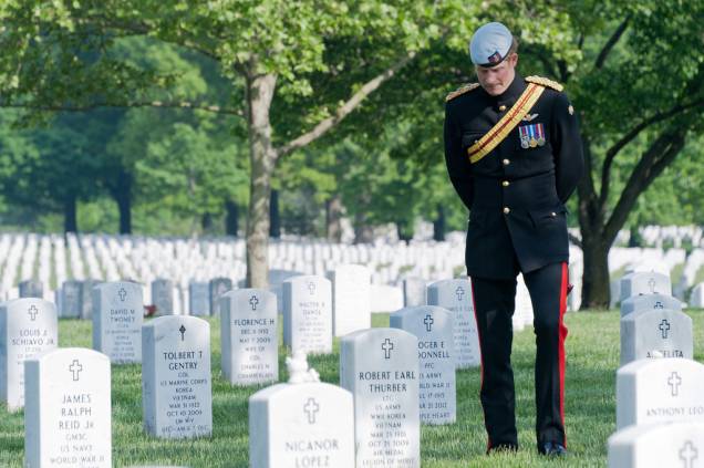 Príncipe Harry do Reino Unido em visita ao Cemitério Nacional de Arlington Príncipe Harry do Reino Unido em visita ao Cemitério Nacional de Arlington