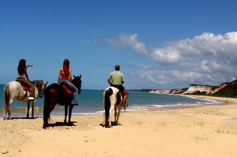 Cavalgada promovida pelo Arraial DAjuda Eco Resort