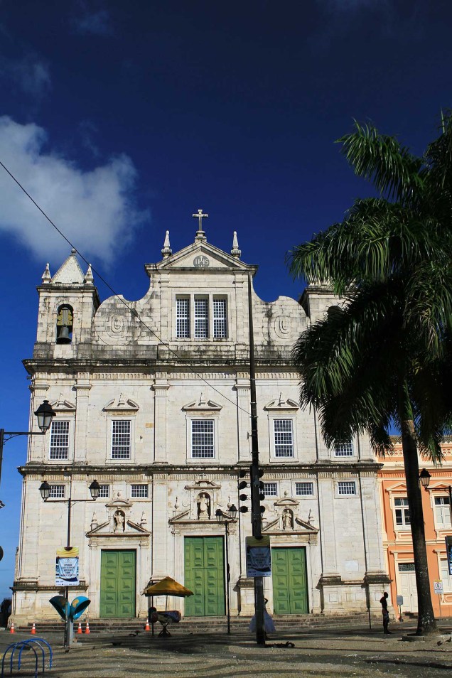 Catedral Basílica de Salvador (BA) é uma das primeiras atrações para quem chega ao Pelourinho vindo do Elevador Lacerda