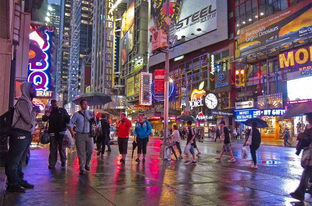 A Times Square é o cenário mais icônico do Réveillon nos Estados Unidos
