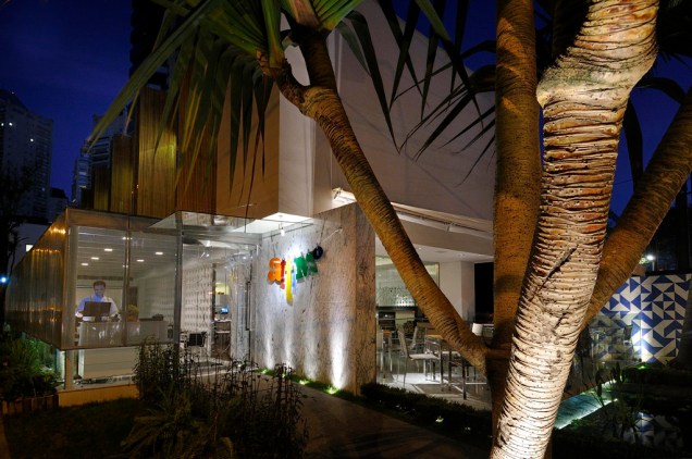 Fachada do Attimo, em São Paulo. Em 2014, o restaurante recebeu duas estrelas na classificação do Guia Brasil, do GUIA QUATRO RODAS