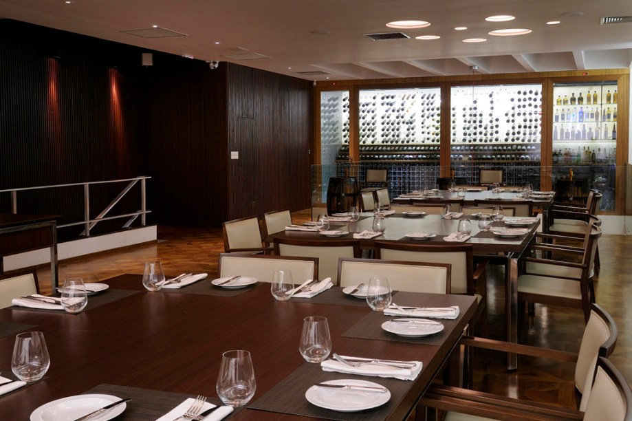 Sala Privé do restaurante Attimo, um dos estrelados do Guia Brasil 2014