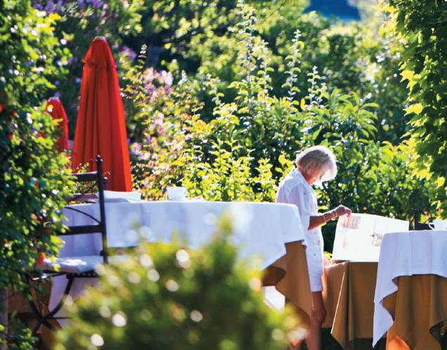 <strong>COMBINAÇÃO PERFEITA</strong> O Auberge La Fenière, em Cadenet, é um misto de hotel e restaurante estrelado <strong>COMBINAÇÃO PERFEITA</strong> O Auberge La Fenière, em Cadenet, é um misto de hotel e restaurante estrelado