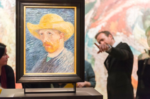Para fãs de um dos maiores representantes do pós-impressionismo, é obrigatório visitar o <a href="https://viajeaqui.abril.com.br/estabelecimentos/holanda-amsterda-atracao-museu-van-gogh" rel="Museu Van Gogh" target="_blank">Museu Van Gogh</a>, em <a href="https://viajeaqui.abril.com.br/cidades/holanda-amsterda" rel="Amsterdã" target="_blank">Amsterdã</a>, <a href="https://viajeaqui.abril.com.br/paises/holanda" rel="Holanda" target="_blank">Holanda</a>. Entre as preciosidades em exposição permanente, estão os seus famosos autorretratos. Ele pintava sua figura no período em que não tinha dinheiro para pagar modelos<strong>LEIA MAIS</strong><strong>• <a href="https://viajeaqui.abril.com.br/materias/conheca-10-museus-imperdiveis-na-holanda" rel="10 museus imperdíveis na Holanda" target="_blank">10 museus imperdíveis na Holanda</a></strong><strong>• <a href="https://viajeaqui.abril.com.br/cidades/holanda-amsterda" rel="Guia de viagem: Amsterdã" target="_blank">Guia de viagem: Amsterdã</a></strong><strong>• <a href="https://viajeaqui.abril.com.br/vt/blogs/achados/2015/05/11/nao-so-de-van-gogh-vive-amsterda-dois-museus-para-descobrir/" rel="Não só de Van Gogh vive Amsterdã: veja dois museus imperdíveis na cidade" target="_blank">Não só de Van Gogh vive Amsterdã: veja 2 museus legais na cidade</a></strong>