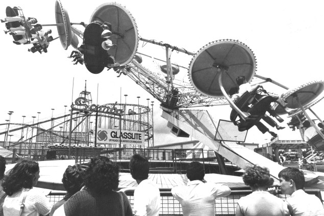 Samba, atração do Playcenter, em São Paulo (1983)
