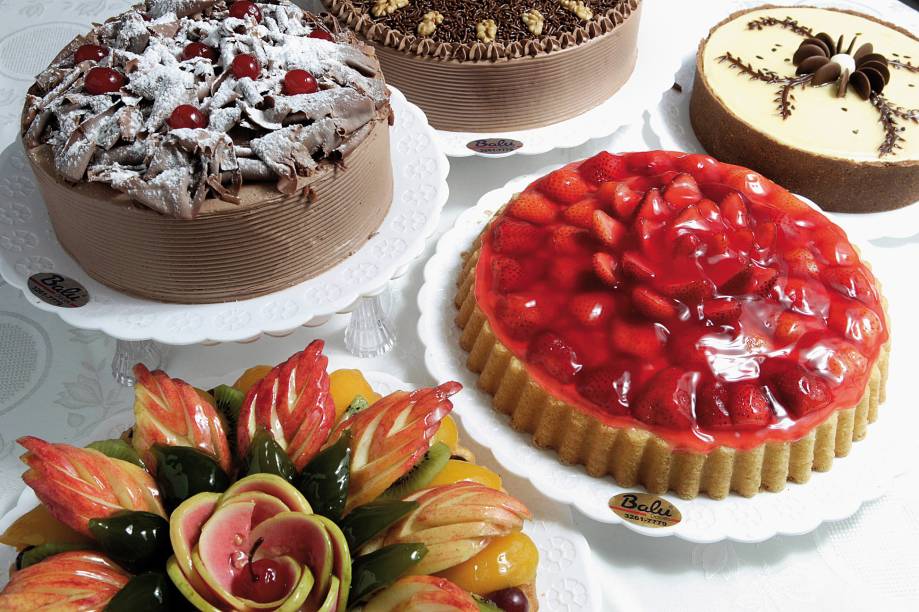 <a href="https://viajeaqui.abril.com.br/estabelecimentos/br-ce-fortaleza-restaurante-balu" rel="Balu"><strong>Balu </strong></a>(em Meireles)<br /> <br /> Os confeiteiros da casa seguem à risca as receitas criadas pela Dona Balu, quituteira de mão cheia que já morreu. <a href="https://viajeaqui.abril.com.br/estabelecimentos/br-ce-fortaleza-restaurante-balu" rel="Balu"><strong>Balu </strong></a>(em Meireles)<br /> <br /> Os confeiteiros da casa seguem à risca as receitas criadas pela Dona Balu, quituteira de mão cheia que já morreu.