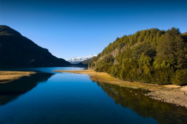 Bariloche possui inúmeras lagunas e bosques, protegidos pelo Parque Nacional Nahuel Huapi