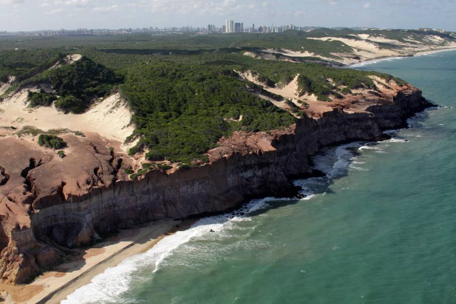 <strong>Barreira do Inferno</strong><br /> <br /> Barreira do Inferno, em <a href="http://viajeaqui.abril.com.br/cidades/br-rn-natal" rel="Natal" target="_blank">Natal</a>, no <a href="http://viajeaqui.abril.com.br/estados/br-rio-grande-do-norte" rel="Rio Grande do Norte" target="_blank">Rio Grande do Norte</a>: base de lançamento de foguete, sua visitação deve ser agendada