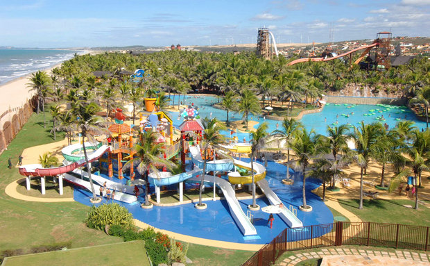 <strong>SEIS NOITES COM INGRESSO NO <a href="https://viajeaqui.abril.com.br/estabelecimentos/br-ce-fortaleza-atracao-beach-park" rel="BEACH PARK" target="_self">BEACH PARK</a></strong> <strong>ONDE:</strong> 6 noites no <a href="https://kalamari.com.br" rel="Kalamari" target="_blank">Kalamari</a>. Inclui traslados e ingressos para o Beach Park. <strong>QUANDO:</strong> Em 30/11. <strong>QUEM LEVA:</strong> A <a href="https://addin.com.br" rel="ADDIN" target="_blank">ADDIN</a> <strong>QUANTO:</strong> R$ 2 180 <strong>SEIS NOITES COM INGRESSO NO <a href="https://viajeaqui.abril.com.br/estabelecimentos/br-ce-fortaleza-atracao-beach-park" rel="BEACH PARK" target="_self">BEACH PARK</a></strong> <strong>ONDE:</strong> 6 noites no <a href="https://kalamari.com.br" rel="Kalamari" target="_blank">Kalamari</a>. Inclui traslados e ingressos para o Beach Park. <strong>QUANDO:</strong> Em 30/11. <strong>QUEM LEVA:</strong> A <a href="https://addin.com.br" rel="ADDIN" target="_blank">ADDIN</a> <strong>QUANTO:</strong> R$ 2 180