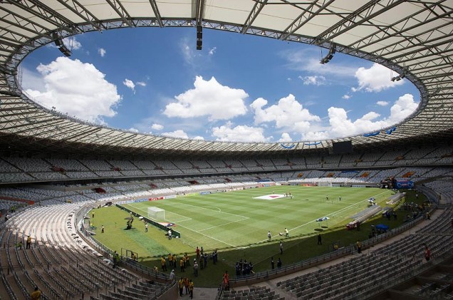 <a href="https://viajeaqui.abril.com.br/estabelecimentos/br-mg-belo-horizonte-atracao-estadio-mineirao" rel="Mineirão – Belo Horizonte:" target="_blank"><strong>Mineirão – Belo Horizonte: </strong></a>Inaugurado em 1965, o Estádio do Mineirão foi reinaugurado em 2013, a partir de então pronto para receber as partidas da Copa do Mundo de 2014. Apesar de já ter sido palco de muitos jogos, essa será a primeira Copa do Mundo para o Estádio do Mineirão.