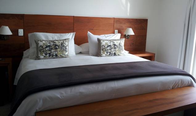 <strong>5. <a href="https://viajeaqui.abril.com.br/estabelecimentos/br-sp-campos-do-jordao-hospedagem-l-a-h-hostellerie/" rel="L.A.H Hostellerie" target="_blank">L.A.H Hostellerie</a></strong> Todos os quartos são equipados com camas king-size, cafeteria italiana, secador de cabelo, frigobar, TV a cabo e DVD <a href="https://www.booking.com/hotel/br/l-a-h-hostellerie.pt-br.html?aid=332455&label=viagemabril-camposdojordao" rel="Faça sua reserva no L.A.H Hostellerie pelo Booking.com" target="_blank">Faça sua reserva no L.A.H Hostellerie pelo Booking.com</a> <strong>5. <a href="https://viajeaqui.abril.com.br/estabelecimentos/br-sp-campos-do-jordao-hospedagem-l-a-h-hostellerie/" rel="L.A.H Hostellerie" target="_blank">L.A.H Hostellerie</a></strong> Todos os quartos são equipados com camas king-size, cafeteria italiana, secador de cabelo, frigobar, TV a cabo e DVD <a href="https://www.booking.com/hotel/br/l-a-h-hostellerie.pt-br.html?aid=332455&label=viagemabril-camposdojordao" rel="Faça sua reserva no L.A.H Hostellerie pelo Booking.com" target="_blank">Faça sua reserva no L.A.H Hostellerie pelo Booking.com</a>