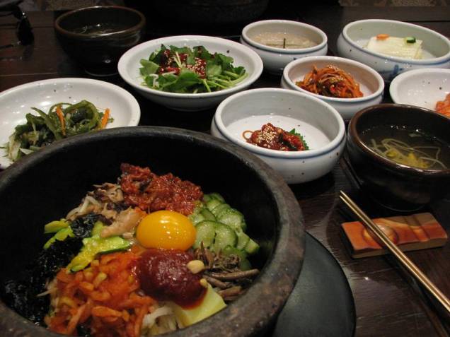 O bibimbap é um dos pratos mais tradicionais da Coreia do Sul
