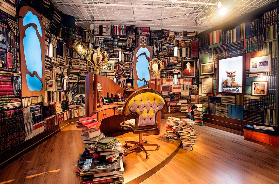 Para comemorar os 20 anos do Castelo Rá-Tim-Bum, da TV Cultura, o Museu da Imagem e do Som (MIS) de São Paulo (SP) inaugurou uma mostra sobre o programa. A exposição vai até 25 de janeiro de 2015. Na foto, um dos ambientes reproduz a biblioteca do Gato Pintado - um dos quadros da série infantil Para comemorar os 20 anos do Castelo Rá-Tim-Bum, da TV Cultura, o Museu da Imagem e do Som (MIS) de São Paulo (SP) inaugurou uma mostra sobre o programa. A exposição vai até 25 de janeiro de 2015. Na foto, um dos ambientes reproduz a biblioteca do Gato Pintado - um dos quadros da série infantil