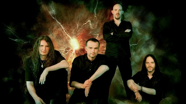 <strong>BLIND GUARDIAN E GRAVE DIGGER</strong><br />      <br />      O Blind Guardian (foto) é uma banda de power metal formada na década de 1980 na <a href="https://viajeaqui.abril.com.br/paises/alemanha" rel="Alemanha" target="_blank">Alemanha</a>. Eles buscam inspiração para suas músicas na cultura medieval, na mitologia nórdica e grega e nas obras de J.R.R. Tolkien. A banda traz consigo a Grave Digger, também um sucesso alemão dos anos 80.            <strong>Onde e Quando: </strong>São Paulo, dia 23 de abril, no Credicard Hall. Curitiba (PR), dia 25, no Curitiba Master Hall            <strong>Ingressos:</strong> para o show de São Paulo, visite o <a href="https://premier.ticketsforfun.com.br/shows/show.aspx?sh=BLINDGUA12" rel="Tickets for Fun" target="_blank">Tickets for Fun</a>. Para o de Curitiba, o <a href="https://www.diskingressos.com.br/loja/produto-228105-1692-2504_blind_guardian_e_grave_diggerbr_local_curitiba_master_hall" rel="Disk Ingressos" target="_blank">Disk Ingressos</a>