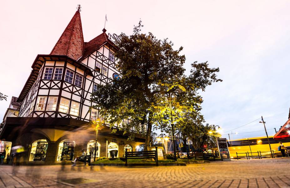 O agradável centrinho blumenauense, com casas em estilo enxaimel, típico da Alemanha