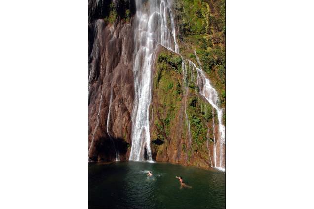 Com 157 metros, a <strong>Boca da Onça</strong>, em <a href="https://viajeaqui.abril.com.br/cidades/br-ms-bonito" rel="Bonito" target="_blank">Bonito</a> – cidade ganhadora na categoria <strong>Melhor Destino de Ecoturismo do Brasil </strong>no<strong> Prêmio VT 2012/2013</strong> – é a cachoeira mais alta do estado do <a href="https://viajeaqui.abril.com.br/estados/br-mato-grosso-do-sul" rel="Mato Grosso do Sul" target="_blank">Mato Grosso do Sul</a>. O acesso é feito por uma trilha de 4 quilômetros que passa por 10 cachoeiras (apenas 3 são boas para banho) Com 157 metros, a <strong>Boca da Onça</strong>, em <a href="https://viajeaqui.abril.com.br/cidades/br-ms-bonito" rel="Bonito" target="_blank">Bonito</a> – cidade ganhadora na categoria <strong>Melhor Destino de Ecoturismo do Brasil </strong>no<strong> Prêmio VT 2012/2013</strong> – é a cachoeira mais alta do estado do <a href="https://viajeaqui.abril.com.br/estados/br-mato-grosso-do-sul" rel="Mato Grosso do Sul" target="_blank">Mato Grosso do Sul</a>. O acesso é feito por uma trilha de 4 quilômetros que passa por 10 cachoeiras (apenas 3 são boas para banho)