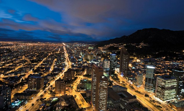 <strong>Bogotá</strong> já foi sinônimo do pior da Colômbia: sequestros-relâmpago, tráfico de drogas, guerrilha, miséria. Hoje, a capital talvez seja a vitrine mais vistosa de uma reviravolta política, econômica e de segurança