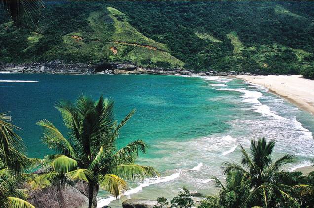 Depois de uma trilha de cerca de 4 horas, o visitante chega à <strong>Praia do Bonete</strong>; recomenda-se usar repelente para mosquitos Depois de uma trilha de cerca de 4 horas, o visitante chega à <strong>Praia do Bonete</strong>; recomenda-se usar repelente para mosquitos