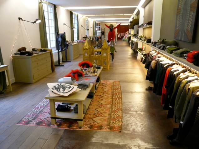  A loja-conceito da Bonpoint de Paris é um pequeno templo fashion para crianças e bebês