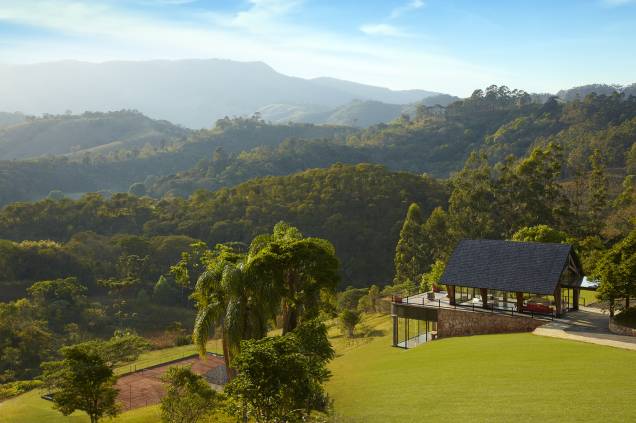 <strong>1. <a href="https://viajeaqui.abril.com.br/estabelecimentos/br-sp-campos-do-jordao-hospedagem-botanique-hotel-spa" rel="Botanique Hotel & Spa" target="_blank">Botanique Hotel & Spa</a></strong> O hotel, incrustado entre as árvores de um vale na Serra da Mantiqueira, ofere seis acomodações no prédio principal e 11 Vilas - construções privativas espalhadas pela área verde. A cada vez que o hóspede sai do quarto, há uma nova arrumação e mimos como doces ou artesanato <a href="https://www.booking.com/city/br/campos-do-jordao.pt-br.html?aid=332455&label=viagemabril-camposdojordao" rel="Faça sua reserva em hotéis em Campos do Jordão no Booking.com" target="_blank">Reserve seu hotel em Campos do Jordão no Booking.com</a> <strong>1. <a href="https://viajeaqui.abril.com.br/estabelecimentos/br-sp-campos-do-jordao-hospedagem-botanique-hotel-spa" rel="Botanique Hotel & Spa" target="_blank">Botanique Hotel & Spa</a></strong> O hotel, incrustado entre as árvores de um vale na Serra da Mantiqueira, ofere seis acomodações no prédio principal e 11 Vilas - construções privativas espalhadas pela área verde. A cada vez que o hóspede sai do quarto, há uma nova arrumação e mimos como doces ou artesanato <a href="https://www.booking.com/city/br/campos-do-jordao.pt-br.html?aid=332455&label=viagemabril-camposdojordao" rel="Faça sua reserva em hotéis em Campos do Jordão no Booking.com" target="_blank">Reserve seu hotel em Campos do Jordão no Booking.com</a>