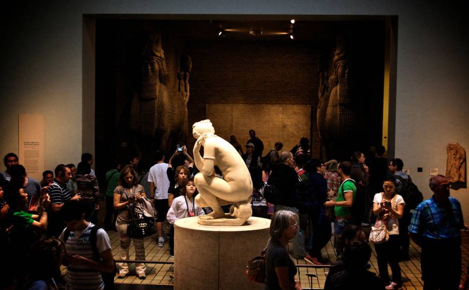 <strong>4. <a href="http://www.britishmuseum.org/" rel="British Museum" target="_blank">British Museum</a></strong>Uma visita pelo <strong><a href="http://viajeaqui.abril.com.br/estabelecimentos/reino-unido-londres-atracao-british-museum" rel="Museu Britânico " target="_blank">Museu Britânico</a></strong> é obrigatória em qualquer lista de atrações na capital inglesa. Com um acervo de mais de 13 milhões de peças, o lugar é o primeiro grande museu público, gratuito, secular e nacional em todo o mundo. Ao longo de seus três andares, o espaço dispõe de fragmentos de praticamente todas as culturas que já estiveram no planeta. Com tantas peças raras, você pode ficar horas e horas andando de um lado para o outro do museu. Mas se não tiver tempo, não deixe de ver preciosidades como a Pedra de Rosetta, as esculturas do Parthenon, o tesouro Oxus dos persas e a Múmia de Katebet