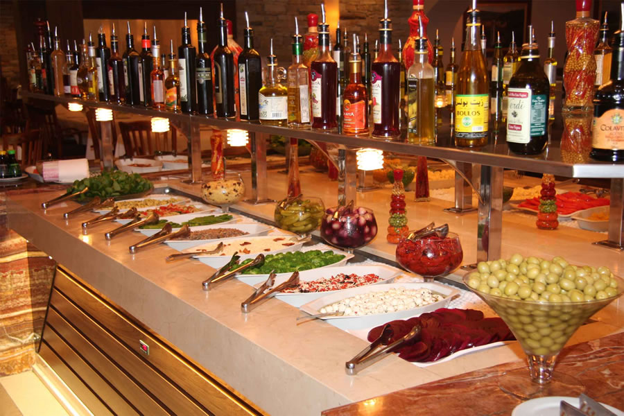 Buffet de saladas do <strong>Vento Haragano</strong>, localizado em <a href="https://viajeaqui.abril.com.br/cidades/br-sp-sao-paulo" rel="São Paulo" target="_blank">São Paulo</a>