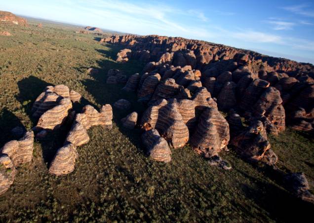 <strong>Bungle Bungles, Austrália</strong> Não, Silvio Berlusconi nunca fez uma festinha por aqui. <em><a href="https://www.booking.com/searchresults.pt-br.html?aid=332455&lang=pt-br&sid=eedbe6de09e709d664615ac6f1b39a5d&sb=1&src=searchresults&src_elem=sb&error_url=https%3A%2F%2Fwww.booking.com%2Fsearchresults.pt-br.html%3Faid%3D332455%3Bsid%3Deedbe6de09e709d664615ac6f1b39a5d%3Bclass_interval%3D1%3Bdest_id%3D143%3Bdest_type%3Dcountry%3Bdtdisc%3D0%3Bfrom_sf%3D1%3Bgroup_adults%3D2%3Bgroup_children%3D0%3Binac%3D0%3Bindex_postcard%3D0%3Blabel_click%3Dundef%3Bno_rooms%3D1%3Boffset%3D0%3Bpostcard%3D0%3Braw_dest_type%3Dcountry%3Broom1%3DA%252CA%3Bsb_price_type%3Dtotal%3Bsearch_selected%3D1%3Bsrc%3Dsearchresults%3Bsrc_elem%3Dsb%3Bss%3DMarrocos%3Bss_all%3D0%3Bss_raw%3DMarrocos%3Bssb%3Dempty%3Bsshis%3D0%3Bssne_untouched%3DEti%25C3%25B3pia%26%3B&ss=Austr%C3%A1lia&ssne=Marrocos&ssne_untouched=Marrocos&checkin_monthday=&checkin_month=&checkin_year=&checkout_monthday=&checkout_month=&checkout_year=&no_rooms=1&group_adults=2&group_children=0&highlighted_hotels=&from_sf=1&ss_raw=Austr%C3%A1lia&ac_position=0&ac_langcode=xb&dest_id=13&dest_type=country&search_pageview_id=29e277ecc5fe0649&search_selected=true&search_pageview_id=29e277ecc5fe0649&ac_suggestion_list_length=5&ac_suggestion_theme_list_length=0" target="_blank" rel="noopener">Busque hospedagens na Austrália no Booking.com</a></em> <strong>Bungle Bungles, Austrália</strong> Não, Silvio Berlusconi nunca fez uma festinha por aqui. <em><a href="https://www.booking.com/searchresults.pt-br.html?aid=332455&lang=pt-br&sid=eedbe6de09e709d664615ac6f1b39a5d&sb=1&src=searchresults&src_elem=sb&error_url=https%3A%2F%2Fwww.booking.com%2Fsearchresults.pt-br.html%3Faid%3D332455%3Bsid%3Deedbe6de09e709d664615ac6f1b39a5d%3Bclass_interval%3D1%3Bdest_id%3D143%3Bdest_type%3Dcountry%3Bdtdisc%3D0%3Bfrom_sf%3D1%3Bgroup_adults%3D2%3Bgroup_children%3D0%3Binac%3D0%3Bindex_postcard%3D0%3Blabel_click%3Dundef%3Bno_rooms%3D1%3Boffset%3D0%3Bpostcard%3D0%3Braw_dest_type%3Dcountry%3Broom1%3DA%252CA%3Bsb_price_type%3Dtotal%3Bsearch_selected%3D1%3Bsrc%3Dsearchresults%3Bsrc_elem%3Dsb%3Bss%3DMarrocos%3Bss_all%3D0%3Bss_raw%3DMarrocos%3Bssb%3Dempty%3Bsshis%3D0%3Bssne_untouched%3DEti%25C3%25B3pia%26%3B&ss=Austr%C3%A1lia&ssne=Marrocos&ssne_untouched=Marrocos&checkin_monthday=&checkin_month=&checkin_year=&checkout_monthday=&checkout_month=&checkout_year=&no_rooms=1&group_adults=2&group_children=0&highlighted_hotels=&from_sf=1&ss_raw=Austr%C3%A1lia&ac_position=0&ac_langcode=xb&dest_id=13&dest_type=country&search_pageview_id=29e277ecc5fe0649&search_selected=true&search_pageview_id=29e277ecc5fe0649&ac_suggestion_list_length=5&ac_suggestion_theme_list_length=0" target="_blank" rel="noopener">Busque hospedagens na Austrália no Booking.com</a></em>