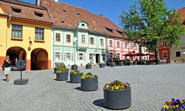 A Citadel Square é um dos principais pontos turísticos de Sighisoara, na Romênia A Citadel Square é um dos principais pontos turísticos de Sighisoara, na Romênia