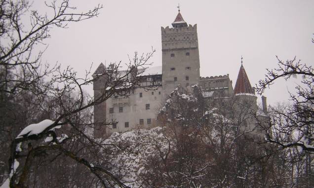 A atmosfera sinistra e encantadora do Castelo de Bran, lar do vampiro Drácula, na Romênia A atmosfera sinistra e encantadora do Castelo de Bran, lar do vampiro Drácula, na Romênia