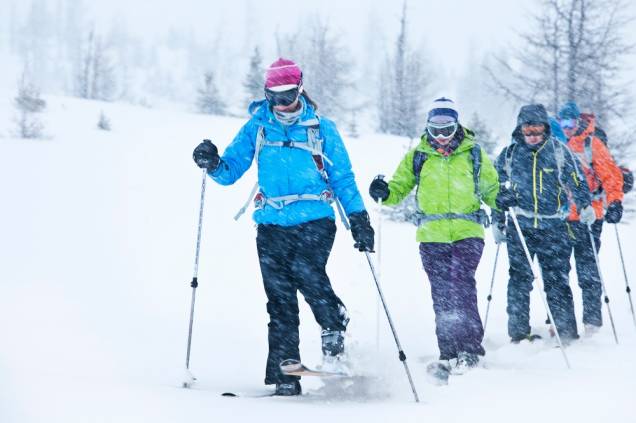 O Parque Nacional de Banff possui diversas atividades, como as trilhas de esqui