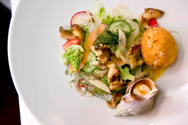 Restaurantes como o Toque! são bastante representativos na busca por uma cozinha com técnica francesa e ingredientes do Quebec Restaurantes como o Toque! são bastante representativos na busca por uma cozinha com técnica francesa e ingredientes do Quebec