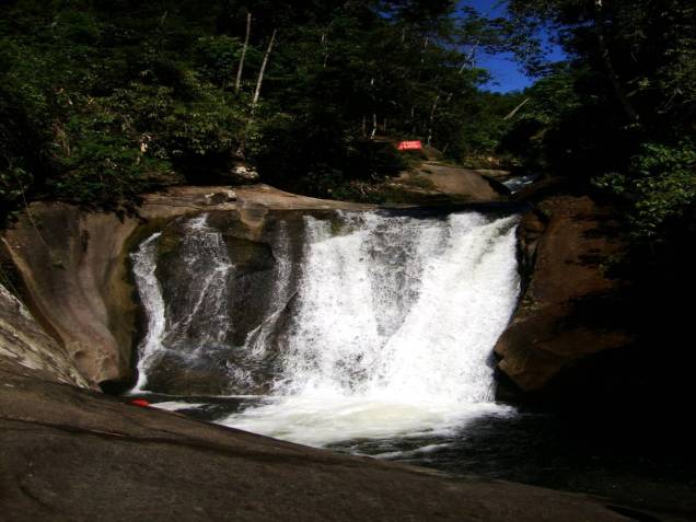 Um dos passeios mais gostosos para se fazer a partir de <a href="https://viajeaqui.abril.com.br/cidades/br-rj-buzios" rel="Búzios" target="_blank">Búzios</a> é até <a href="https://viajeaqui.abril.com.br/estabelecimentos/br-rj-buzios-atracao-ate-sana" rel="Sana (RJ)" target="_blank">Sana (RJ)</a>. Na foto, a Cachoeira Mãe, que fica neste distrito de <a href="https://viajeaqui.abril.com.br/cidades/br-rj-macae" rel="Macaé" target="_blank">Macaé</a> Um dos passeios mais gostosos para se fazer a partir de <a href="https://viajeaqui.abril.com.br/cidades/br-rj-buzios" rel="Búzios" target="_blank">Búzios</a> é até <a href="https://viajeaqui.abril.com.br/estabelecimentos/br-rj-buzios-atracao-ate-sana" rel="Sana (RJ)" target="_blank">Sana (RJ)</a>. Na foto, a Cachoeira Mãe, que fica neste distrito de <a href="https://viajeaqui.abril.com.br/cidades/br-rj-macae" rel="Macaé" target="_blank">Macaé</a>