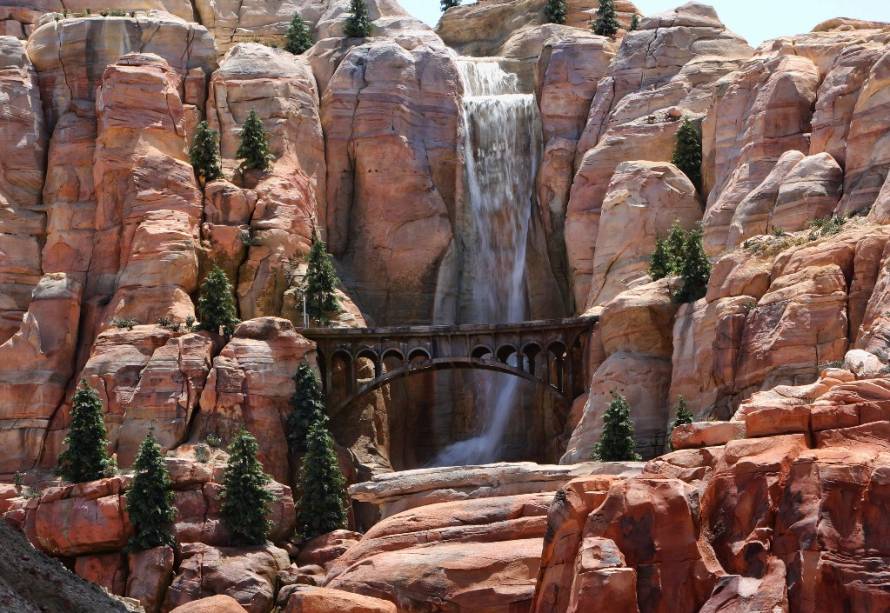O Ornament Valley é parte do Cars Land, no California Adventure Park