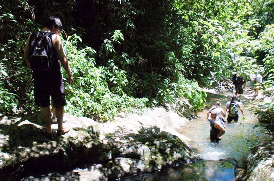 A cidade também oferece opções de caminhada (trekking), escalada, canoagem, paraglaider e balonismo