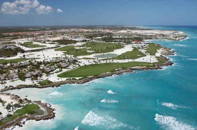 O Cap Cana é um grande empreendimento junto a Punta Cana, contando com campos de golfe, marina e restaurantes, entre outros estabelecimentos de apoio ao turista