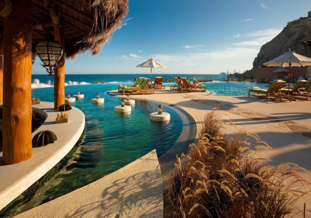 A piscina do resort, bem como suas luxuosas instalações, são sinônimos de sofisticação. O serviço é a síntese perfeita da simpatia dos mexicanos, solícitos e sorridentes <em><a href="https://www.booking.com/hotel/mx/capella-pedregal.pt-br.html?aid=332455&label=viagemabril-as-piscinas-mais-incriveis-do-mundo" target="_blank">Veja os preços do Pedregal Resort no Booking.com</a></em>