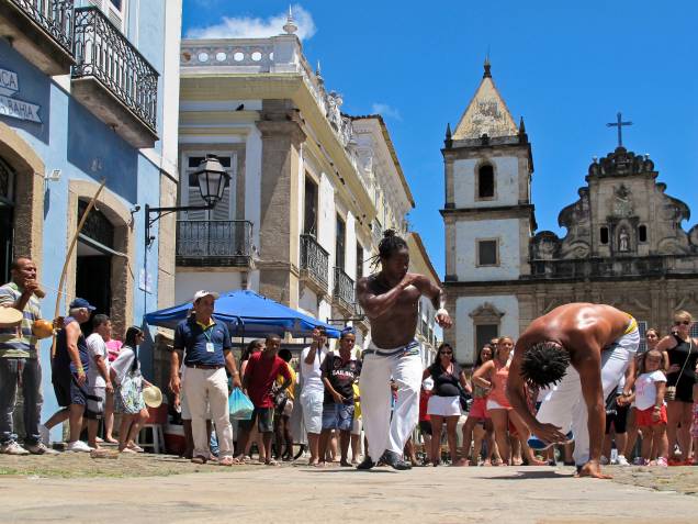 Capoeira no Largo do Cruzeiro de São Francisco, uma das principais praças do Pelourinho