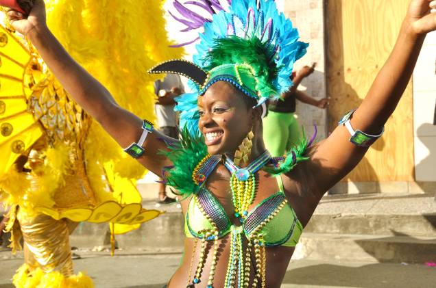 O Carnaval de Trinidad e Tobago lembra o brasileiro, muitas cores e sensualidade. Com exceção do som, a música carnavalesca deles é o Calypso, música típica caribenha.