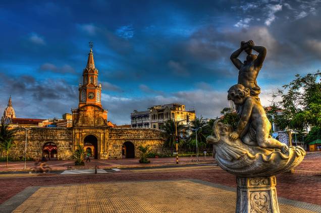 <strong><a href="http://viajeaqui.abril.com.br/cidades/colombia-cartagena" rel="Cartagena das Índias" target="_self">Cartagena das Índias</a></strong>                    Tombada como Patrimônio Histórico da Humanidade pela Unesco, graças aos seus casarios coloniais coloridos, charmosos e bem conservados, a cidade amuralhada de <a href="http://viajeaqui.abril.com.br/cidades/colombia-cartagena" rel="Cartagena" target="_self">Cartagena</a> tem um moderno setor turístico, repleto de bons hotéis e restaurantes                    <em><a href="http://www.booking.com/city/co/cartagena.pt-br.html?aid=332455&label=viagemabril-cenarios-da-colombia" rel="Veja preços de hotéis em Cartagena no Booking.com" target="_blank">Veja preços de hotéis em Cartagena no Booking.com</a></em>